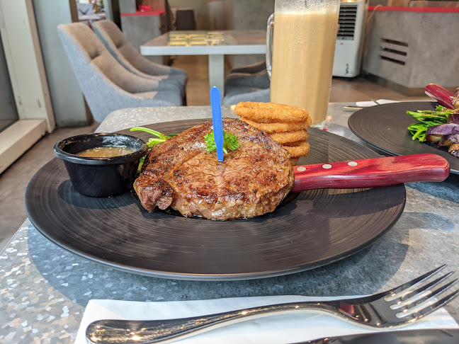 iSTEAKS @ Star Vista - Hospitality and gastronomy