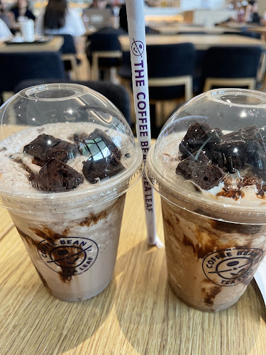 The Coffee Bean and Tea Leaf (Waterway Point)