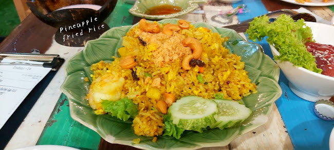 Opinii despre Warm Up Cafe @ The Star Vista în Singapore - Hospitality and gastronomy