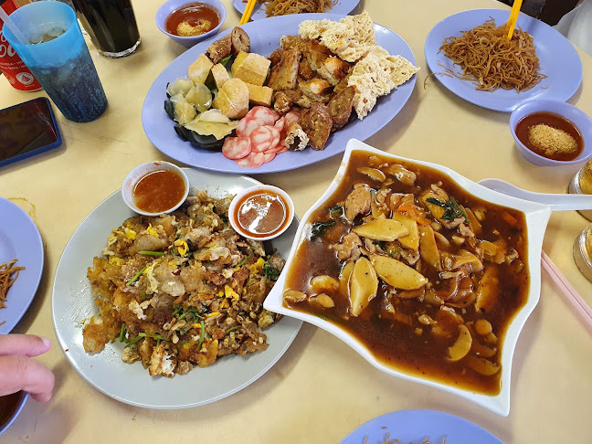 Hougang Oyster Omelette & Fried Kway Teow