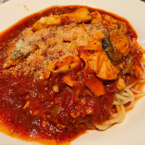 Comentarii opinii despre ASTONS Specialities @ City Square Mall