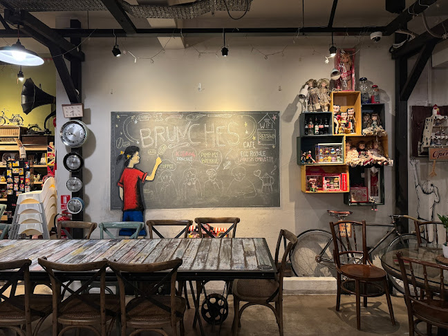 Brunches Cafe - Hospitality and gastronomy