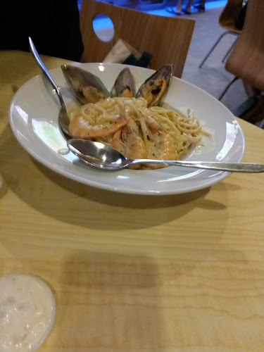 Alfresco Dining Area @ Aranda Country Club, 60 Pasir Ris Dr 3, Singapore 519497