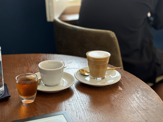 Comentarii opinii despre Maxi Coffee Bar