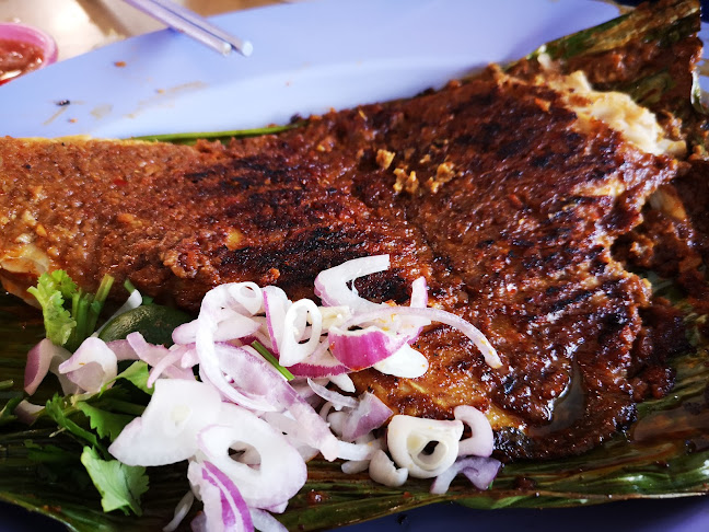 684 Hougang Ave 8, Singapore 530684