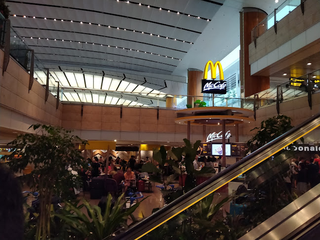 McDonald's Changi Airport Terminal 2 (T2) Transit Lounge