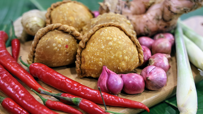 Opinii despre Rolina Traditional Hainanese Curry Puffs în Singapore - Hospitality and gastronomy