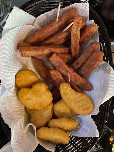 Opinii despre Bedz KTV Pub în Singapore - Hospitality and gastronomy