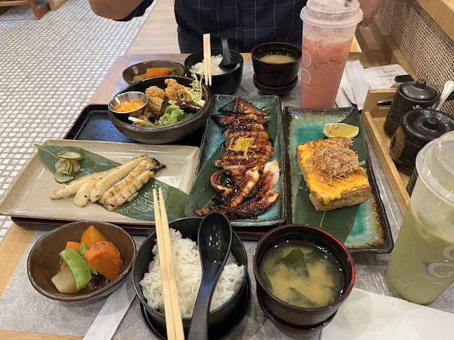 1 HarbourFront Walk, #02-48 Vivo City, Singapore 098585