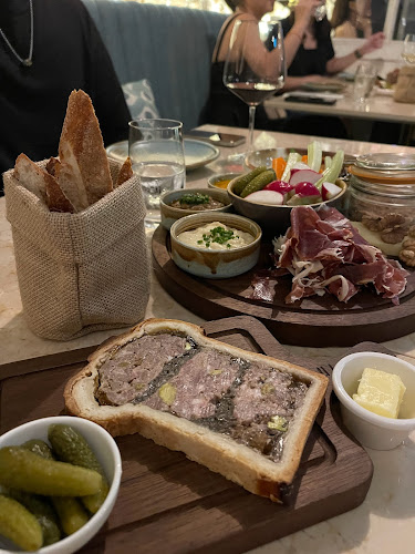 Opinii despre Loulou - French Cuisine & Wine Bar în Singapore - Hospitality and gastronomy