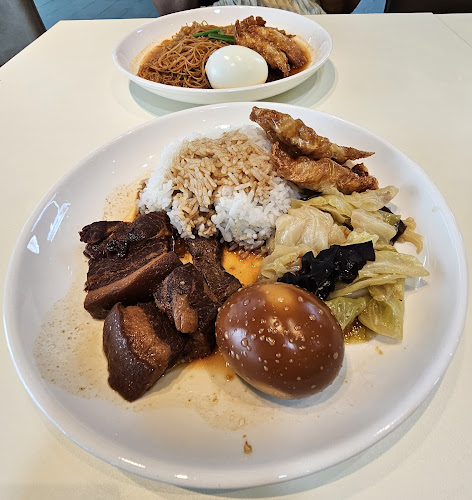 Mum's Ngoh Hiang Cafe - Hospitality and gastronomy