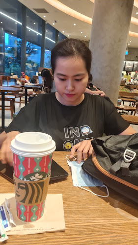 Starbucks Reserve - Hospitality and gastronomy