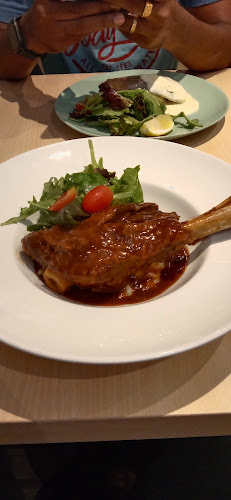 Comentarii opinii despre The Royals Cafe (Siglap)