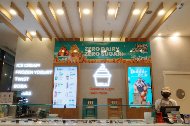 Yolé (Waterway Point) - Singapore