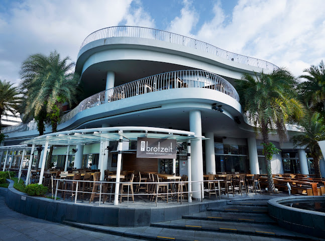 1 HarbourFront Walk, #01-149 VivoCity, Singapore 098585