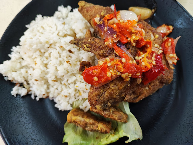 19 Marsiling Ln, Singapore 739152