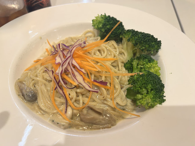 Red Apple Veggie Cafe - Hospitality and gastronomy