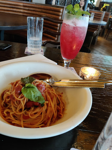 10 Bayfront Avenue, Marina Bay Sands, Hotel, Level 57 Tower 1, 018956