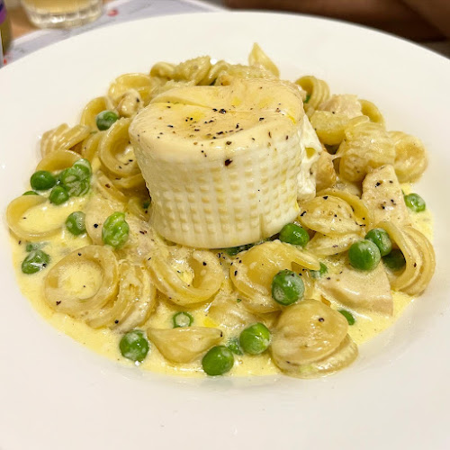 Burrata Joy & Gustavo Lapasta Katong V