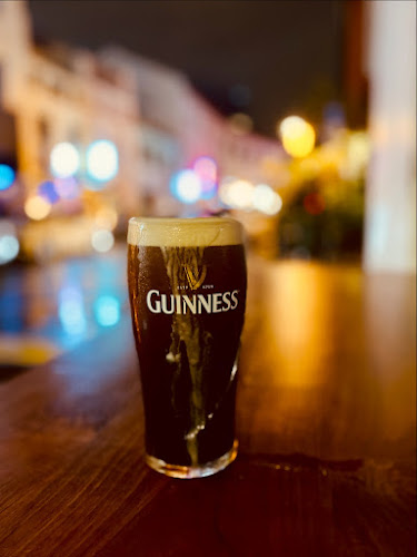 Opinii despre Mogambo Bar & Restaurant în Singapore - Hospitality and gastronomy