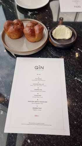 Opinii despre QIN Restaurant & Bar în Singapore - Hospitality and gastronomy