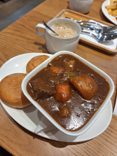 Tuck In - Hospitality and gastronomy