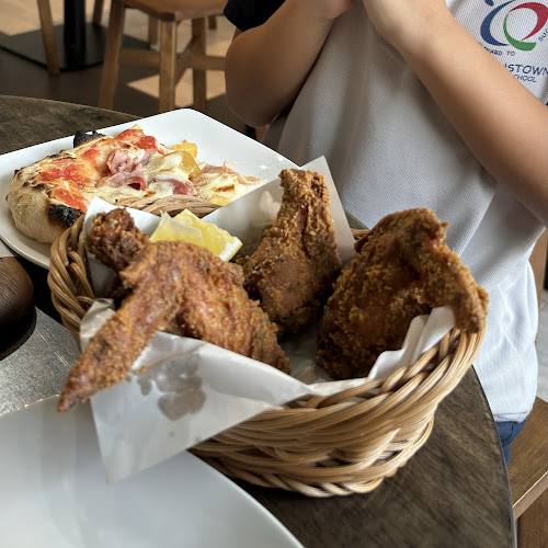 Comentarii opinii despre Fernando's Pizza @ Margaret Drive | Singapore