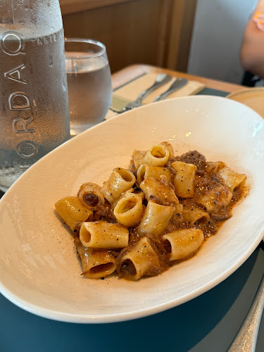 Opinii despre Forma în Singapore - Hospitality and gastronomy