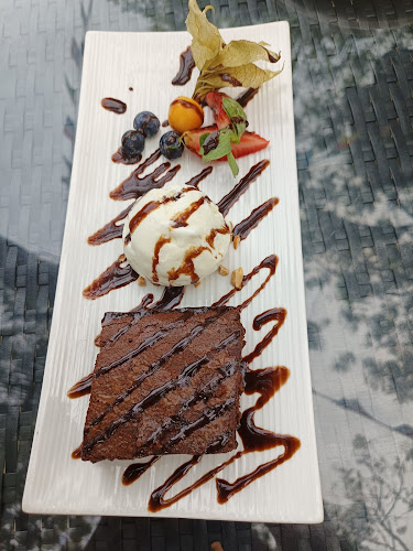 Opinii despre Mel's Place Restaurant & Bar în Singapore - Hospitality and gastronomy