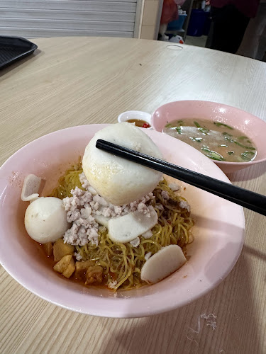 254 Fishball Minced Meat Noodle 魚圓肉脞面