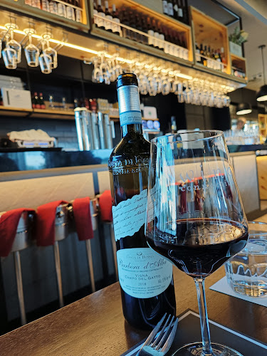 Opinii despre Wine Connection Bistro în Singapore - Hospitality and gastronomy