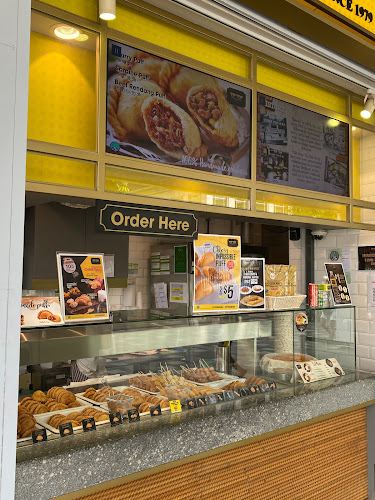 Opinii despre Tip Top Curry Puff @ Century Square în Singapore - Hospitality and gastronomy