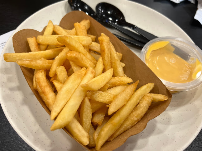 Arnold's Fried Chicken Hougang Branch - Hospitality and gastronomy