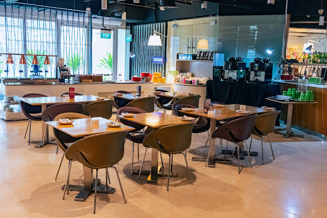 Cosmo Restaurant @ Dorsett Changi City Singapore