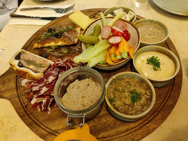 Opinii despre Loulou - French Cuisine & Wine Bar în Singapore - Hospitality and gastronomy