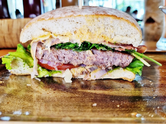 1 HarbourFront Walk, #01-57 VivoCity, Singapore 098585