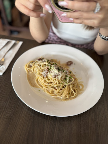 Cacio e Pepe Italian Restaurant - Hospitality and gastronomy