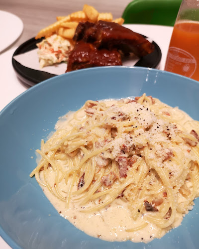 Bones 'n Barrels Alexandra - Singapore