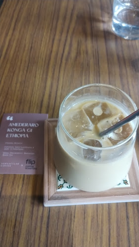 Vernacular Coffee - Hospitality and gastronomy