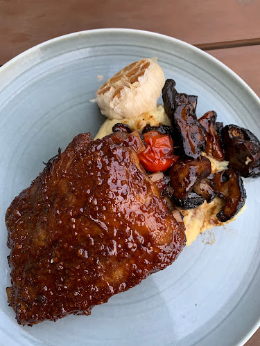 Lazy Lizard - NEWest - Hospitality and gastronomy