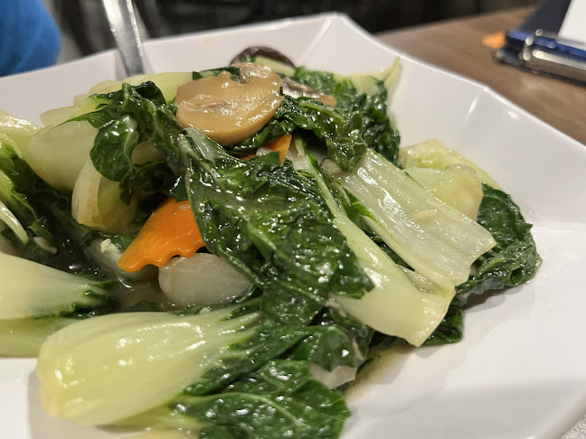 White Restaurant (Sun Plaza)