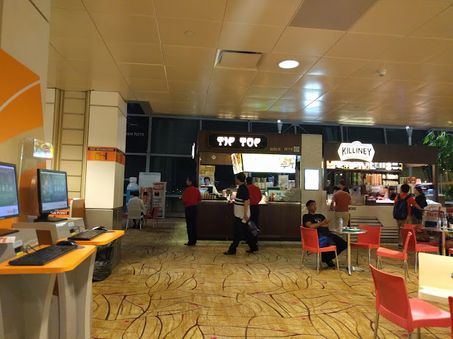 Tip Top Curry Puff @ T1 Transit - Hospitality and gastronomy