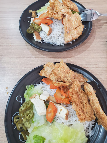 Comentarii opinii despre Broadway Coffeeshop @ 610 Tampines North Drive 1