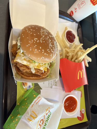 Opinii despre McDonald's West Coast Park în Singapore - Hospitality and gastronomy