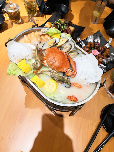 Wok Master Paya Lebar Square |Singapore Chinese Restaurant | Chili Crabs Curry Fish Head - Singapore