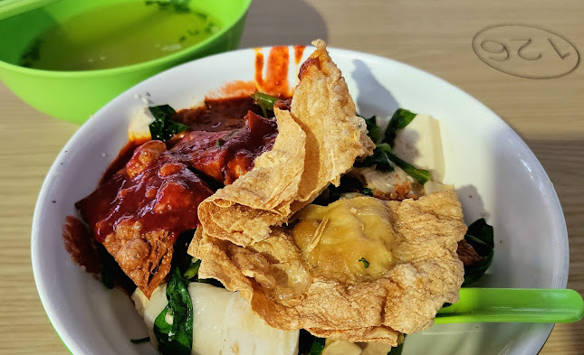 Opinii despre 元发酿豆腐 Guan Huat Yong Tau Foo în Singapore - Hospitality and gastronomy