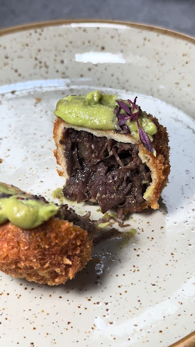 Comentarii opinii despre FREYA Modern Mediterranean