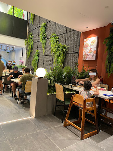 Opinii despre COLLIN'S® Shaw Plaza în Singapore - Hospitality and gastronomy