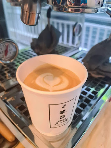 Comentarii opinii despre Ji Yue Coffee (集月咖啡)