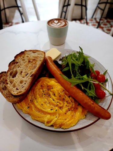 Comentarii opinii despre MICRO red house